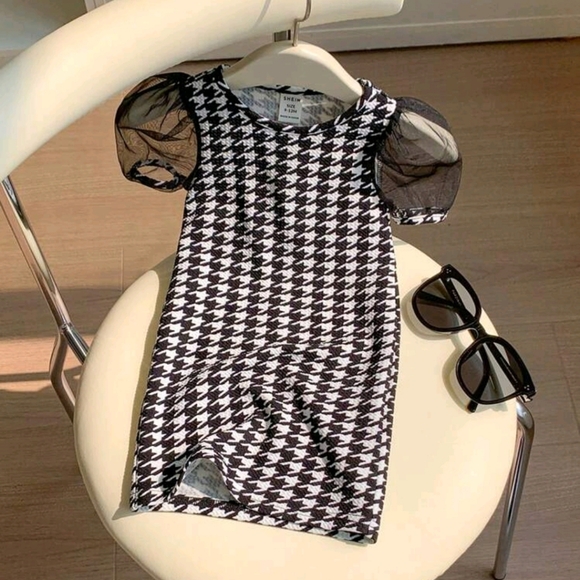 Mommy & Me Houndstooth Dress Set - Picture 6 of 13